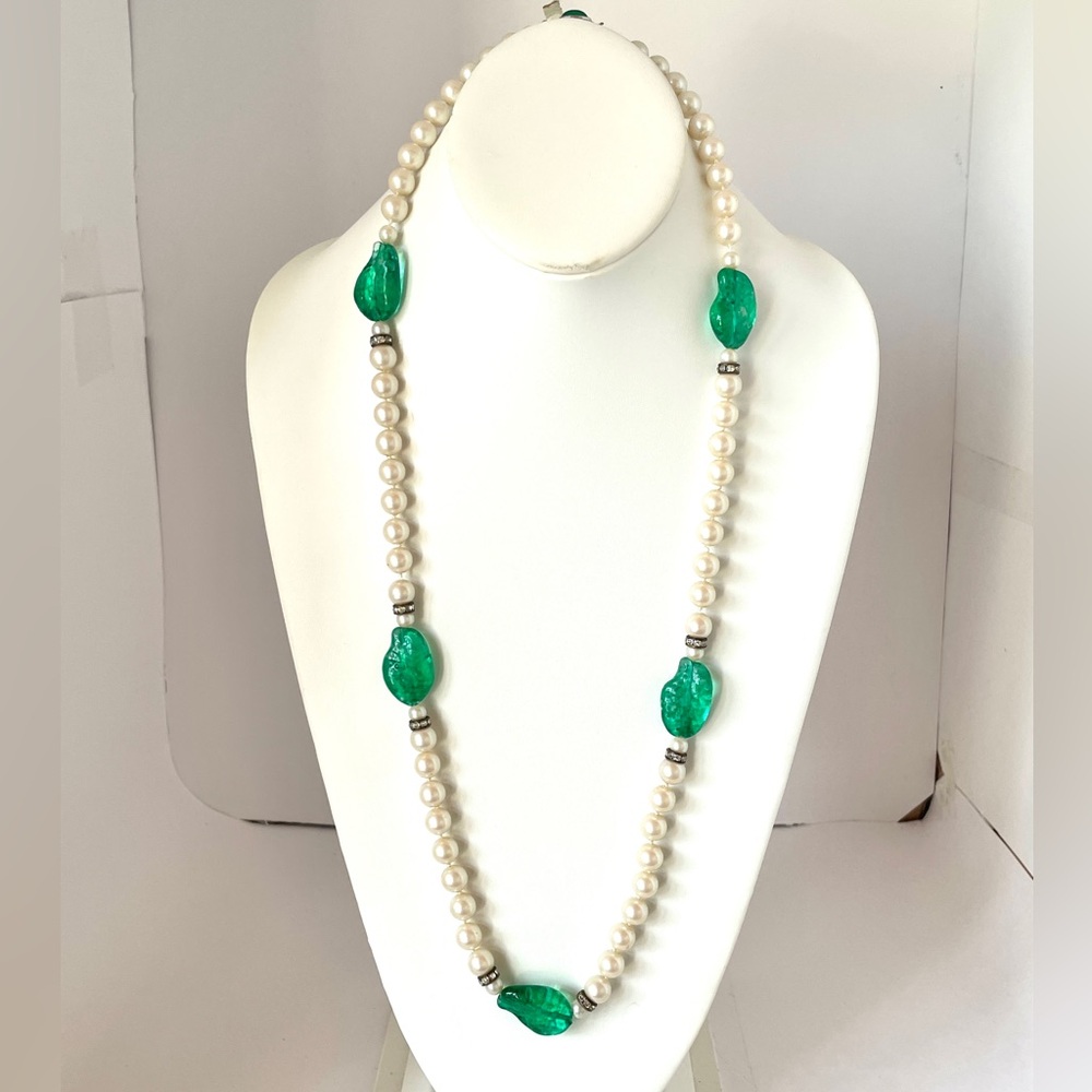 Vintage Japan Faux Pearl & Green Art Glass Lampwork Bead Necklace 1950s